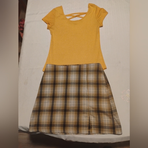 Urban Outfitters Yellow Top and Plaid Skirt Set - Picture 10 of 11